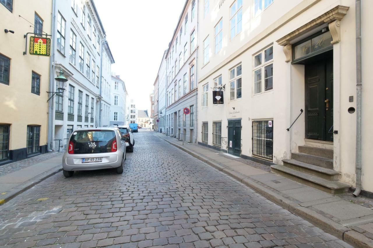 Carolinas - Adm 1 - 3 * Kopenhagen